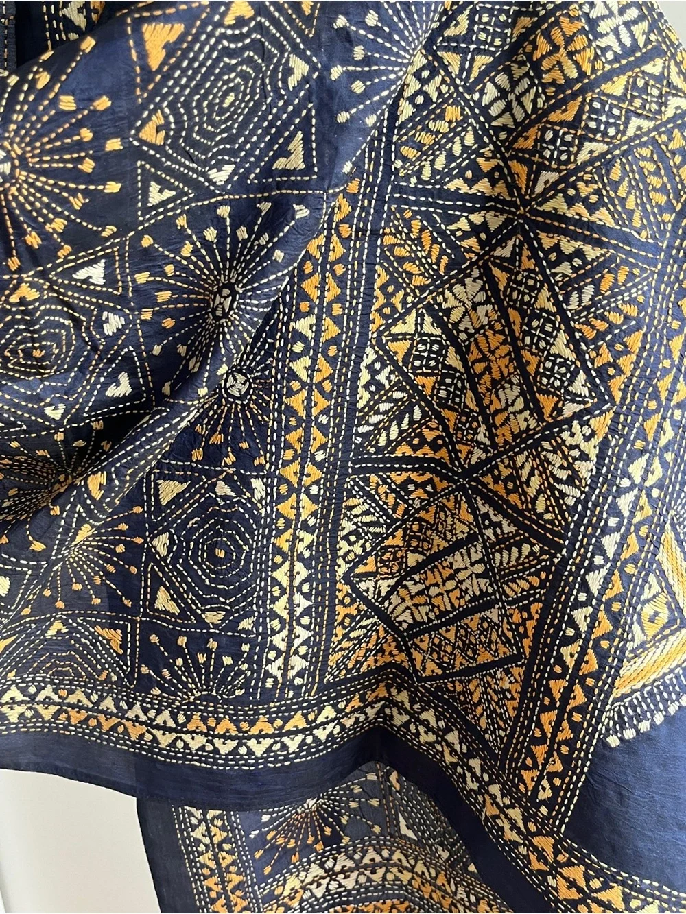 NEW HEIRLOOM STOLE SCARF SHAWL HAND EMBROIDERED KANTHA NAVY BLUE  & BEIGE  SILK